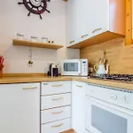 Guesthost - Lovely Nest With Veranda *