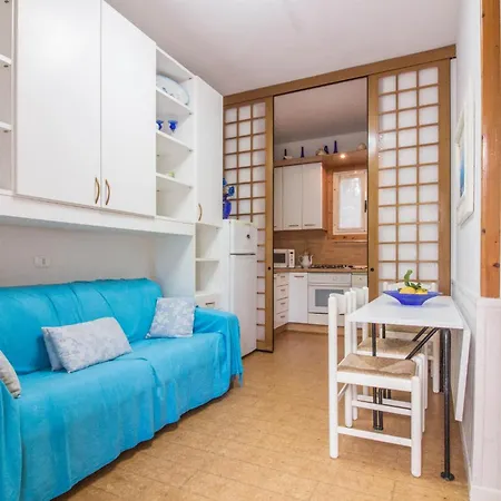 Guesthost - Lovely Nest With Veranda * Golfo Aranci