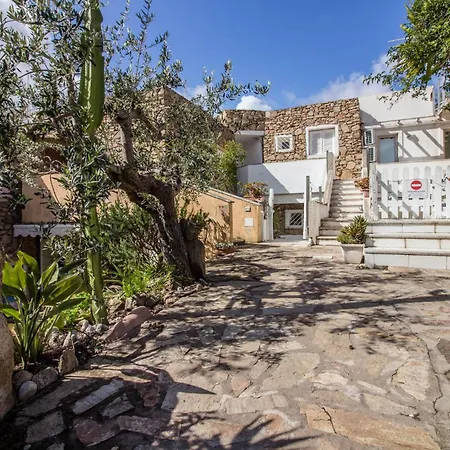 Guesthost - Lovely Nest With Veranda Golfo Aranci